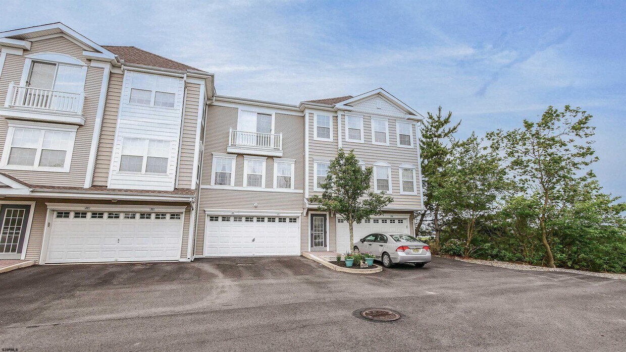Primary Photo - 27 Bayside Dr