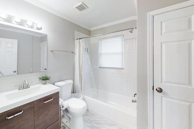 Foto del edificio - 1447 Akridge St NW