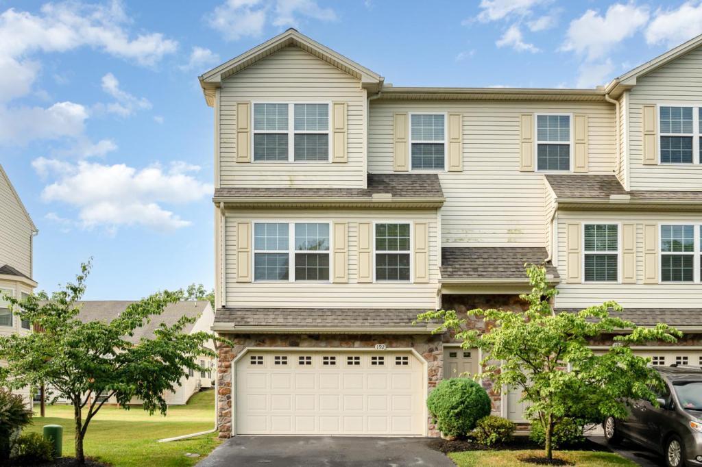 Foto principal - 192 Mapleton Dr