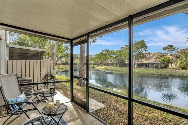 Foto del edificio - 1975 Discovery Cir E