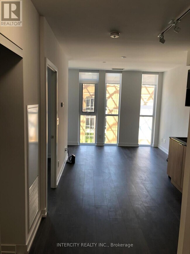 Photo du bâtiment - 159 Wellesley St E