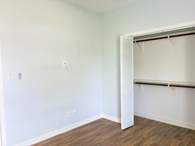 Foto del edificio - 16210 Longwood Spr