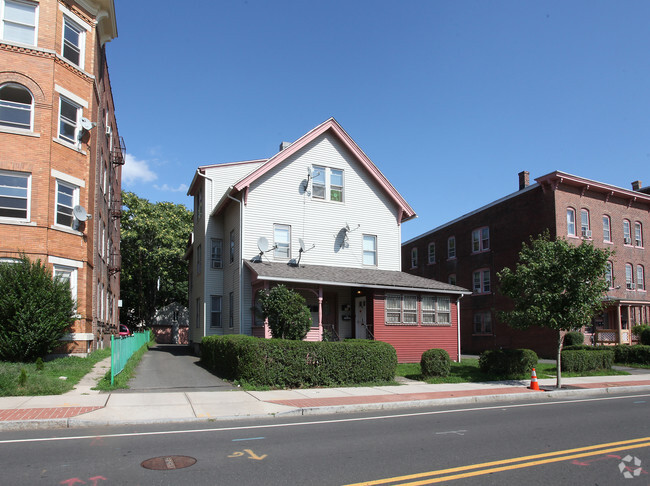 Building Photo - 145-149 Washington St