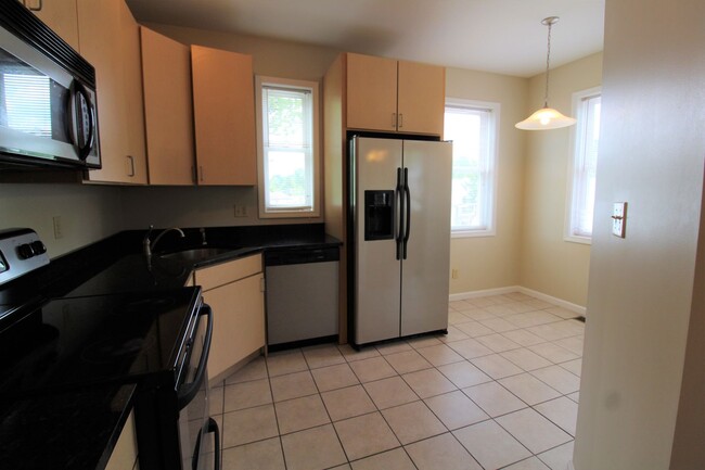 Building Photo - 2 bed/2 bath condo near Medical Center - A...