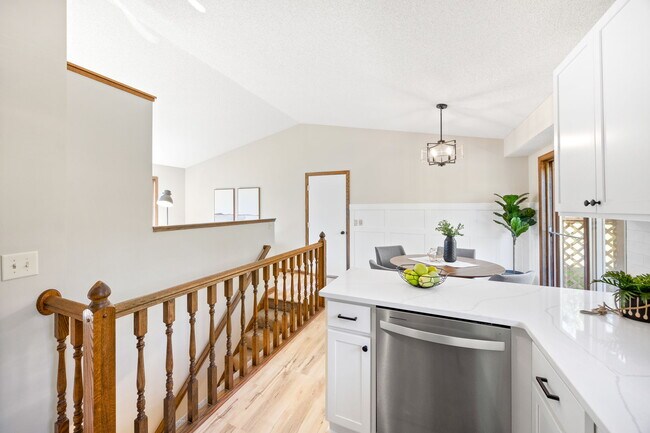 Building Photo - 1270 Lake Susan Hills Dr