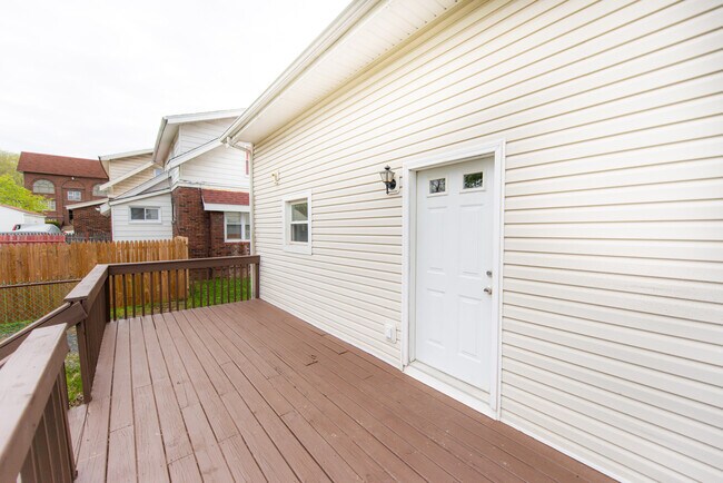 Building Photo - 964 McKinley Ave