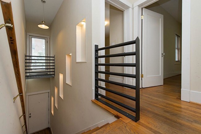 Foto del edificio - 1338 W Pierce St
