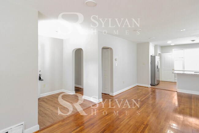 Foto del edificio - Remarkable Value. Unbeatable Location!