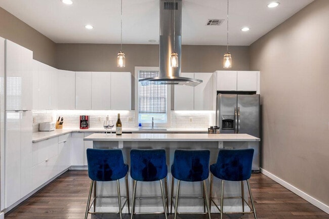 Building Photo - 3737 Bienville Ave