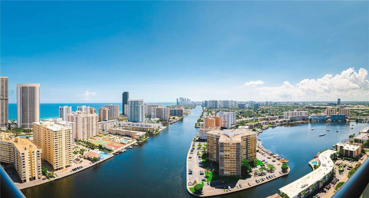 Primary Photo - 2602 E Hallandale Beach Blvd