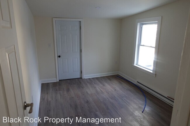 Building Photo - 3 br, 1 bath House - 236 Valley St