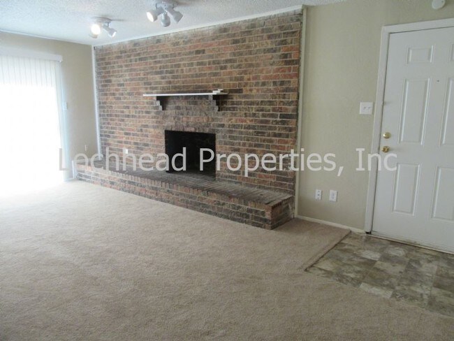 Building Photo - 504 E Simonds Rd