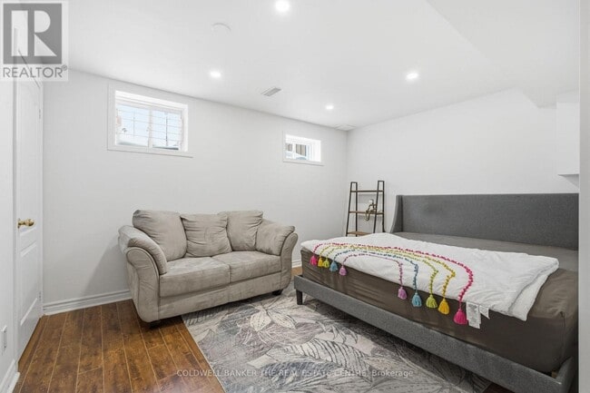 Building Photo - 17 Barnwood Dr