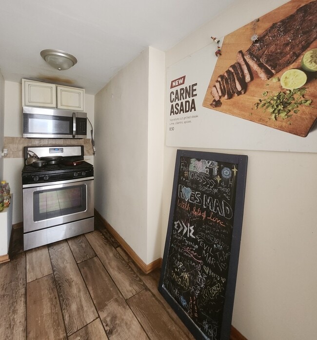 Foto del edificio - 1316 W 18th St