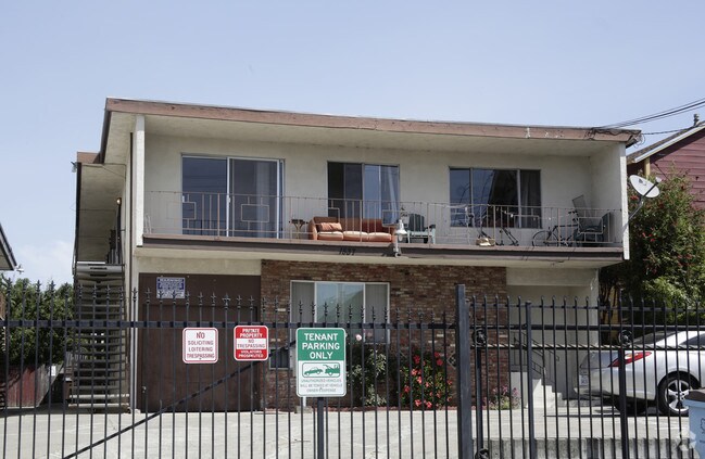 Building Photo - 1533 Harmon St