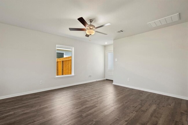 Building Photo - 10422 Red Cardinal Dr