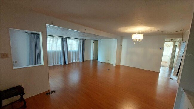 Foto del edificio - 2125 Kepner Dr