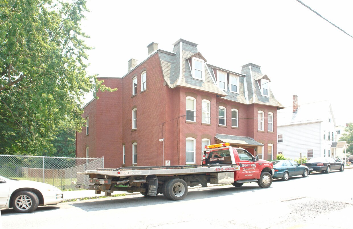Building Photo - 59 Catharine St