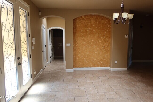 Building Photo - 14029 Rainbow Point Dr