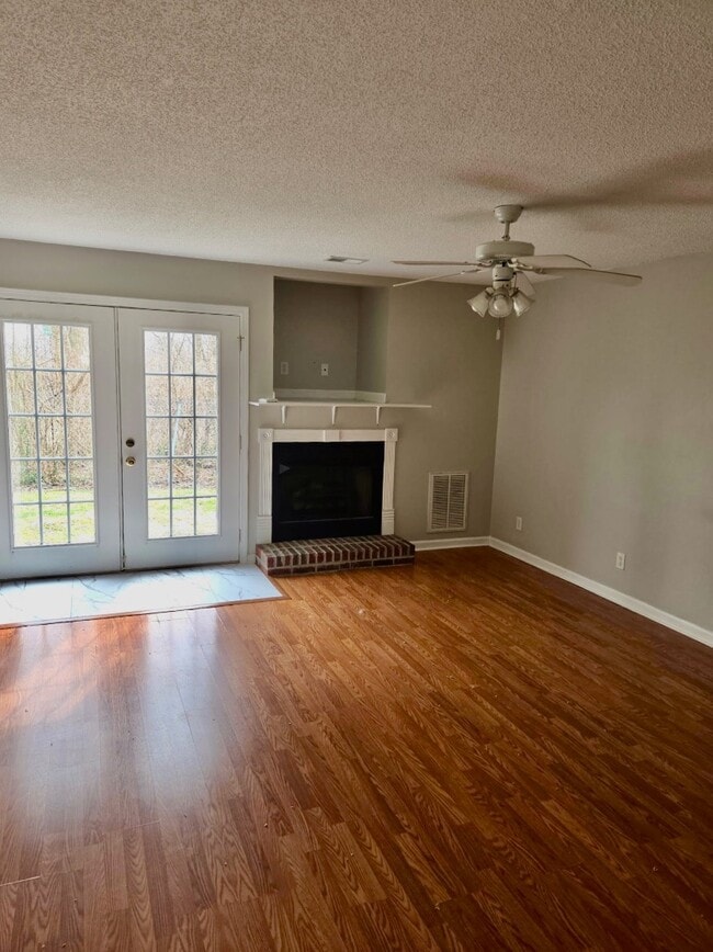 Foto del edificio - 716 King Springs Rd