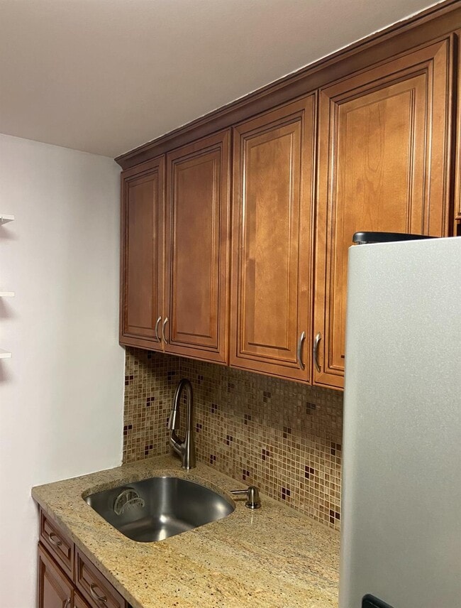 Building Photo - 7103 Fresh Pond Rd