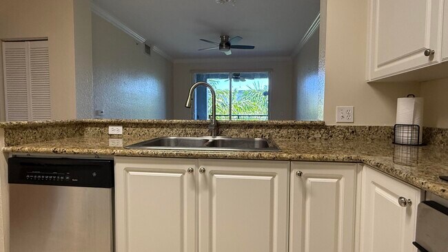 Foto del edificio - 1690 Renaissance Commons Blvd