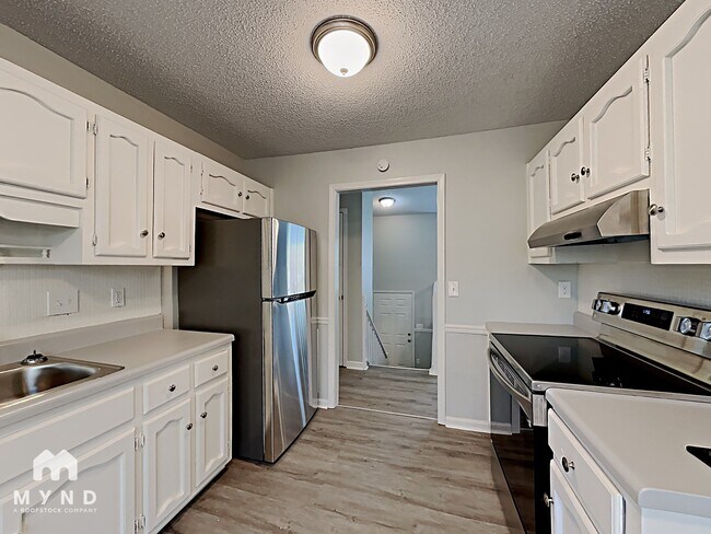 Foto del edificio - 2708 Laburnum Dr