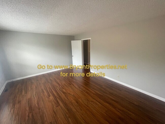 Foto del edificio - 317 Highland Heights Dr