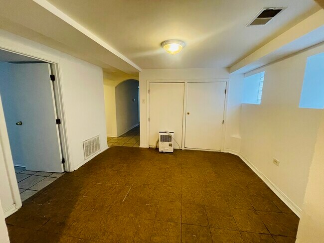 Foto del edificio - 5214 W Crystal St