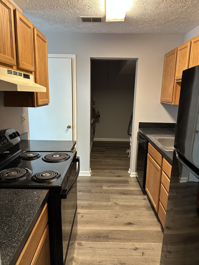 Building Photo - 151 Azalea Ct