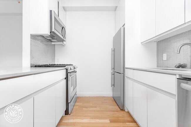 Building Photo - 1127 Flatbush Ave