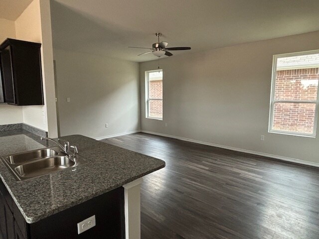 Building Photo - 224 Blue Bird Ln