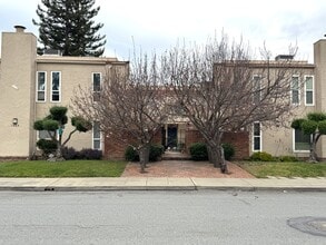 Building Photo - 1000 Arbor Rd