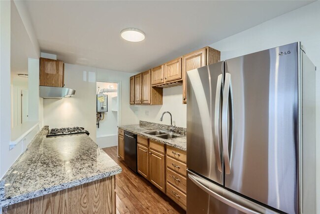 Building Photo - Charming one-level cottage in Madison Valley!