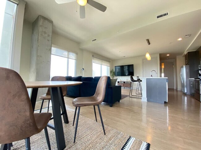 Foto del edificio - 615 W 7th St