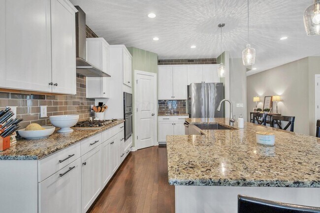 Building Photo - 5598 Ballantrae Woods Dr