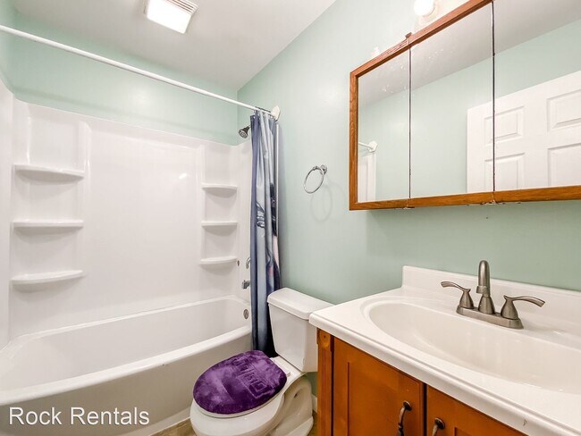 Building Photo - 2 br, 1 bath House - 700 W 9th Ave