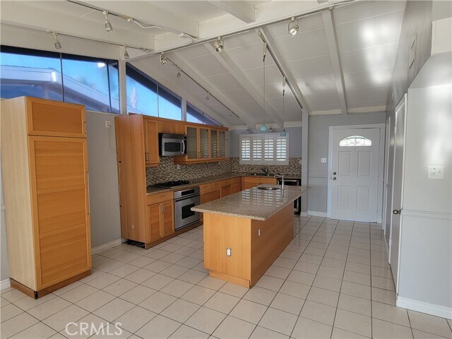 Building Photo - 10941 Groveside Ave