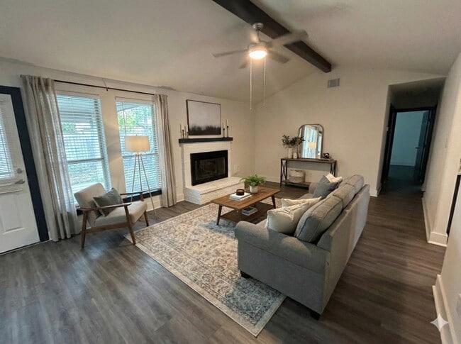 Building Photo - 15931 Kenbrook Dr