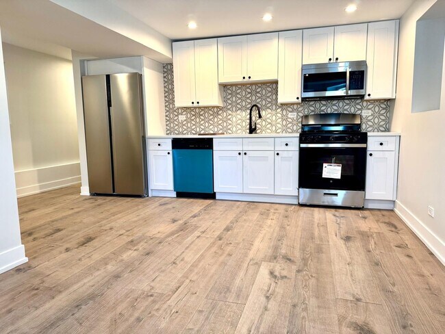 Foto del edificio - 1709 N Maplewood Ave