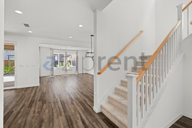 Foto del edificio - 136 Willowrun Wy