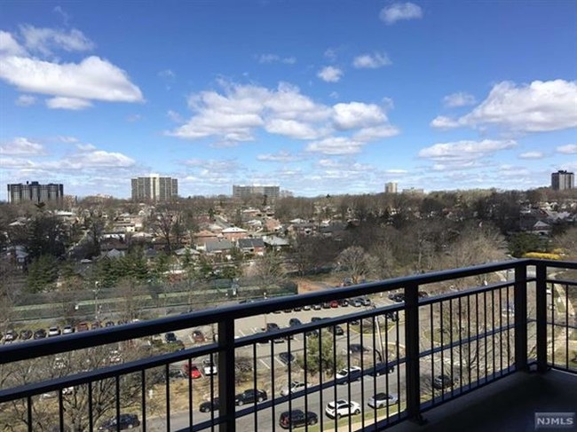 Foto del edificio - 2 Horizon Rd
