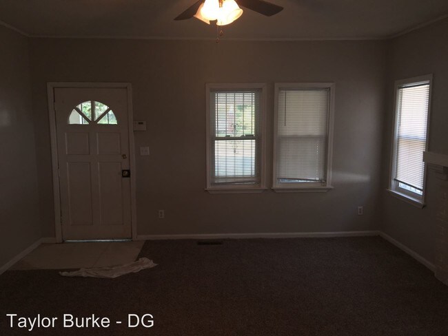 Building Photo - 3 br, 1 bath House - 913 Jackson Blvd