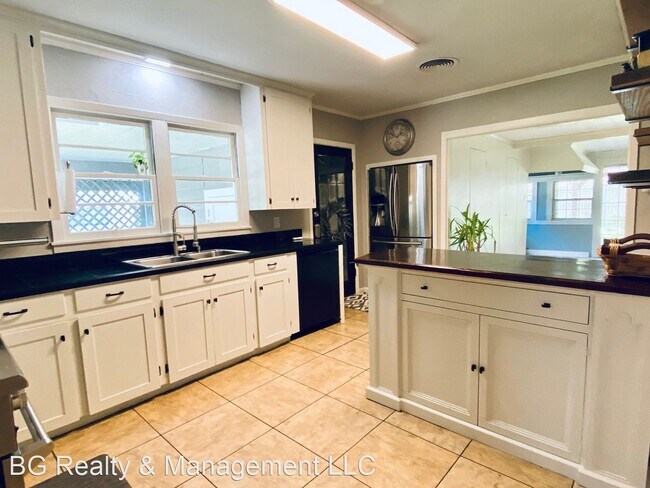 Foto del edificio - 4 br, 2 bath House - 173 N Arlington