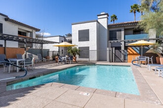 Building Photo - The Pointe at South Mountain