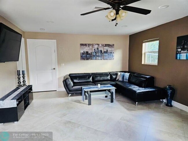 Building Photo - 1650 SW 117th Ave