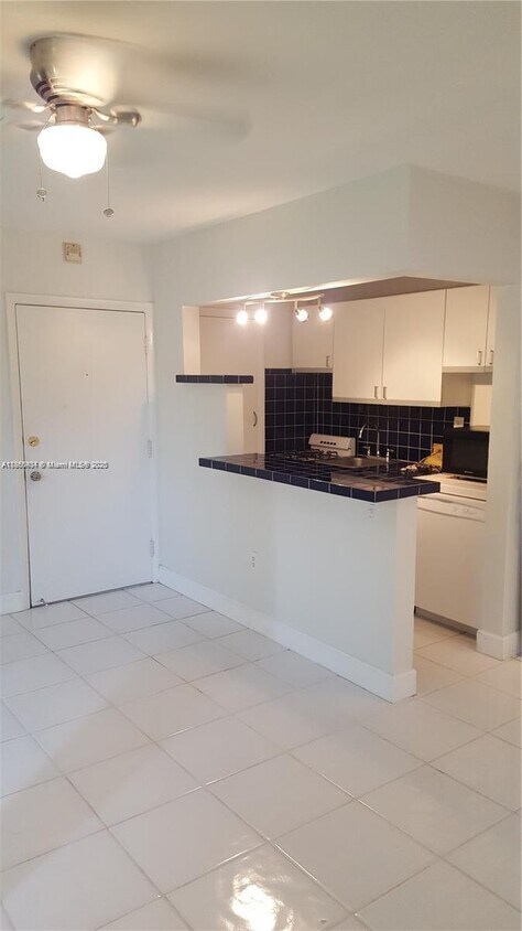 Foto principal - 6310 SW 79th St
