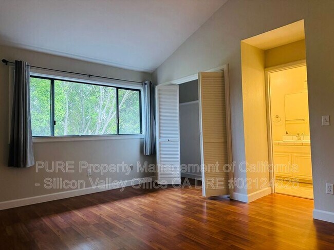 Foto del edificio - 2459 Cardinal Ln