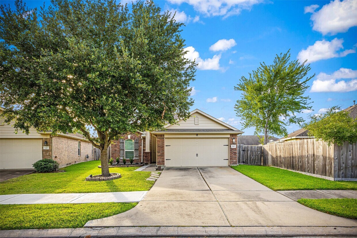 Foto principal - 5427 Stonegate Dr