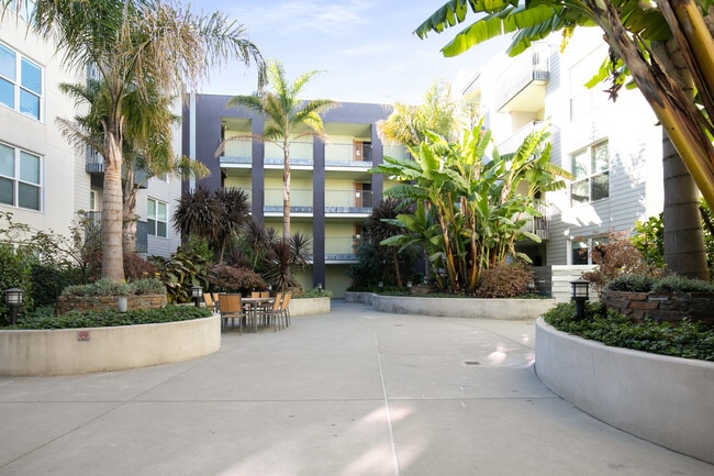 Common area - 5800 3rd St